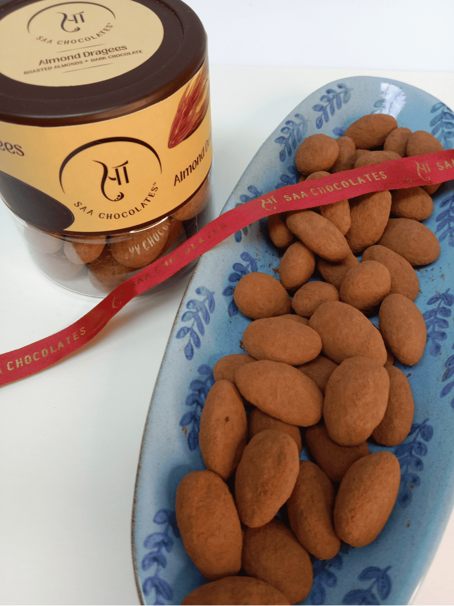 Dusted Almond Dragees